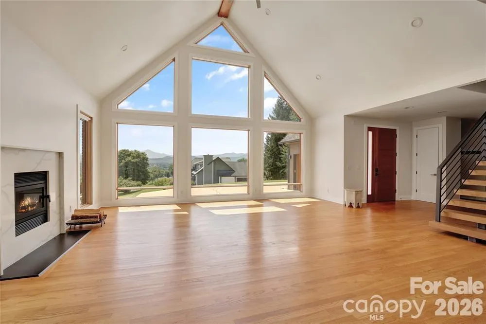 8 Nottingham Drive Candler, NC 28715