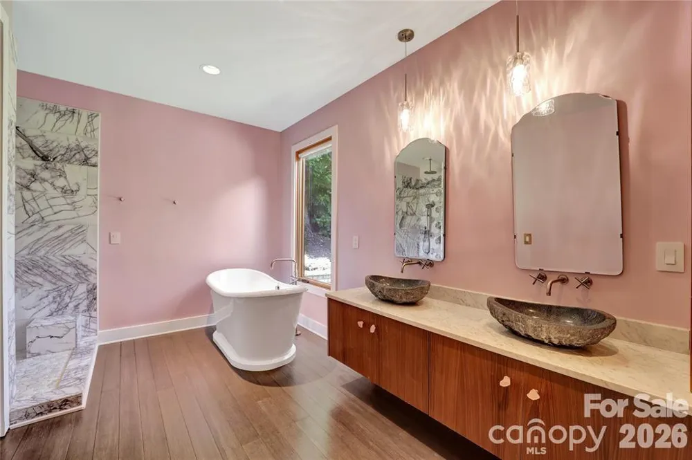 8 Nottingham Drive Candler, NC 28715