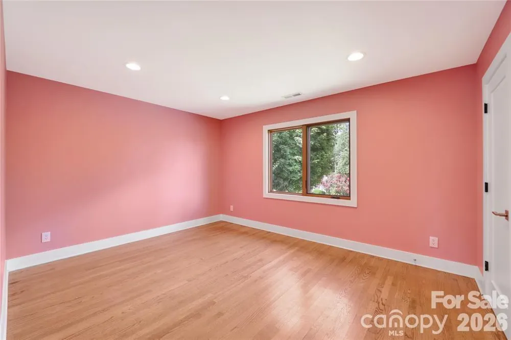 8 Nottingham Drive Candler, NC 28715