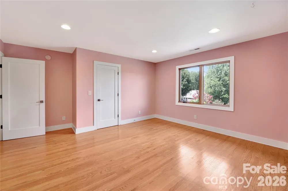 8 Nottingham Drive Candler, NC 28715