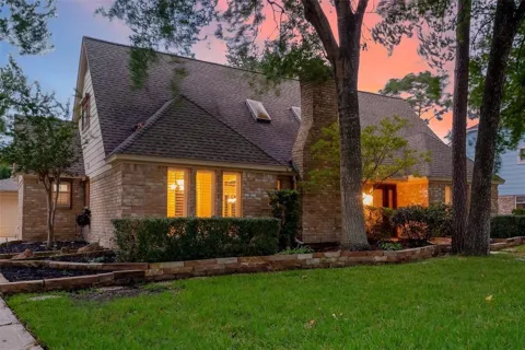 8114 Fernbrook Lane