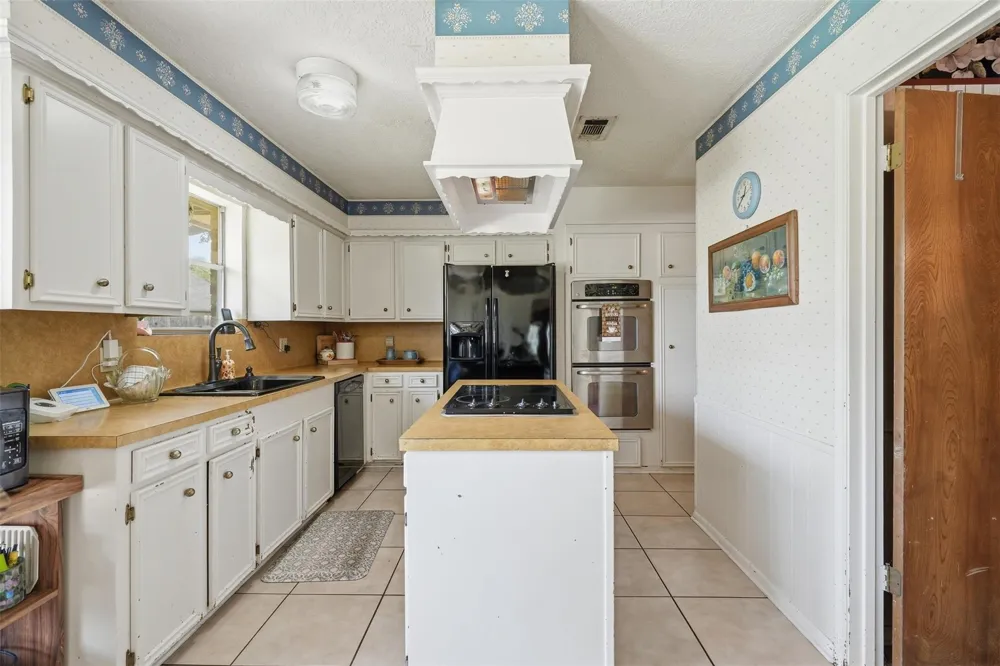 3508 Camelot Street Baytown, TX 77521