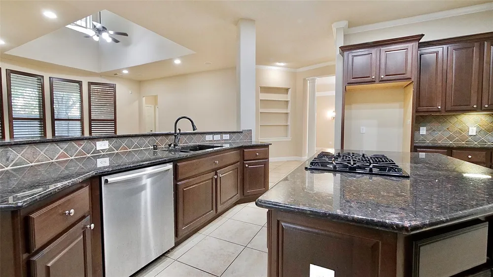 8303 Crescent Knolls Drive Richmond, TX 77406