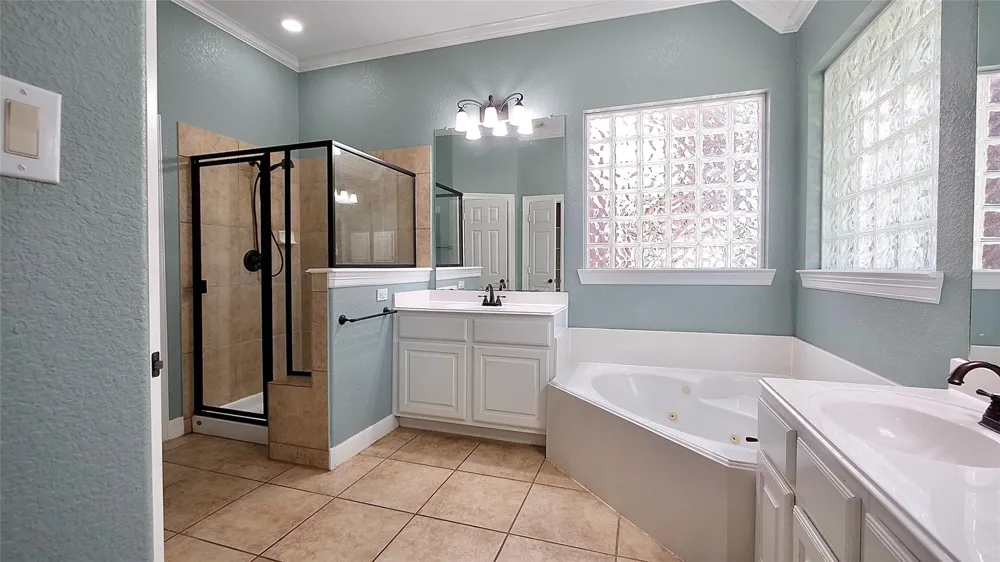 8303 Crescent Knolls Drive Richmond, TX 77406