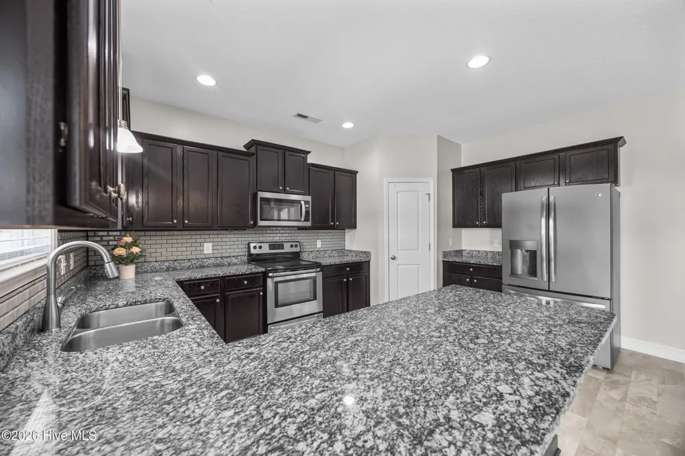 310 Bear Run Jacksonville, NC 28540