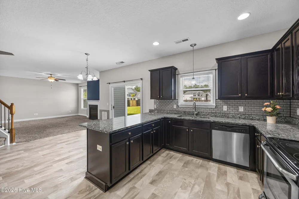 310 Bear Run Jacksonville, NC 28540