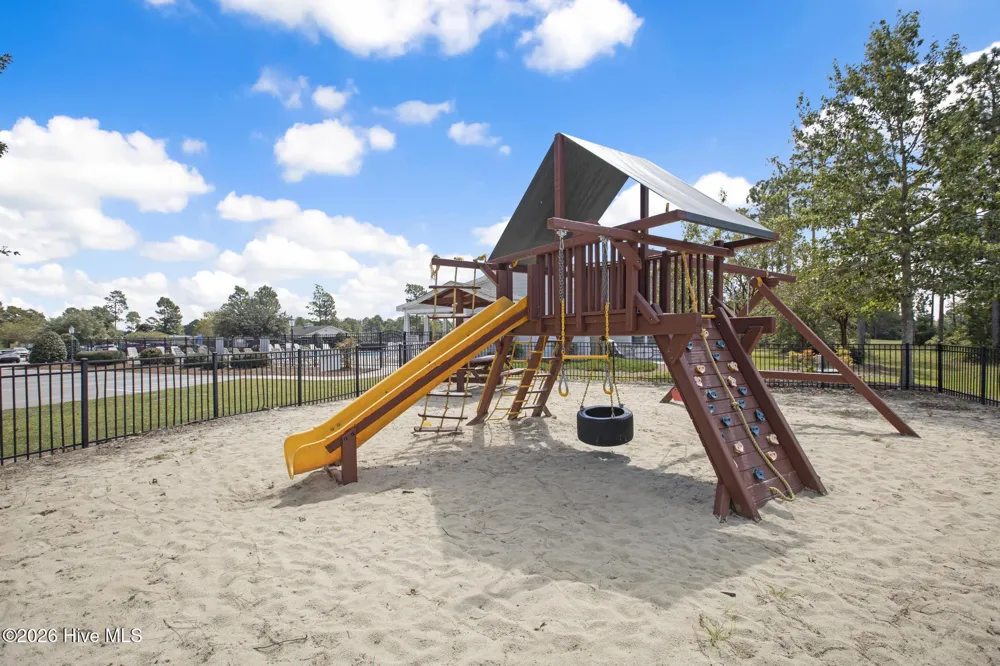 310 Bear Run Jacksonville, NC 28540
