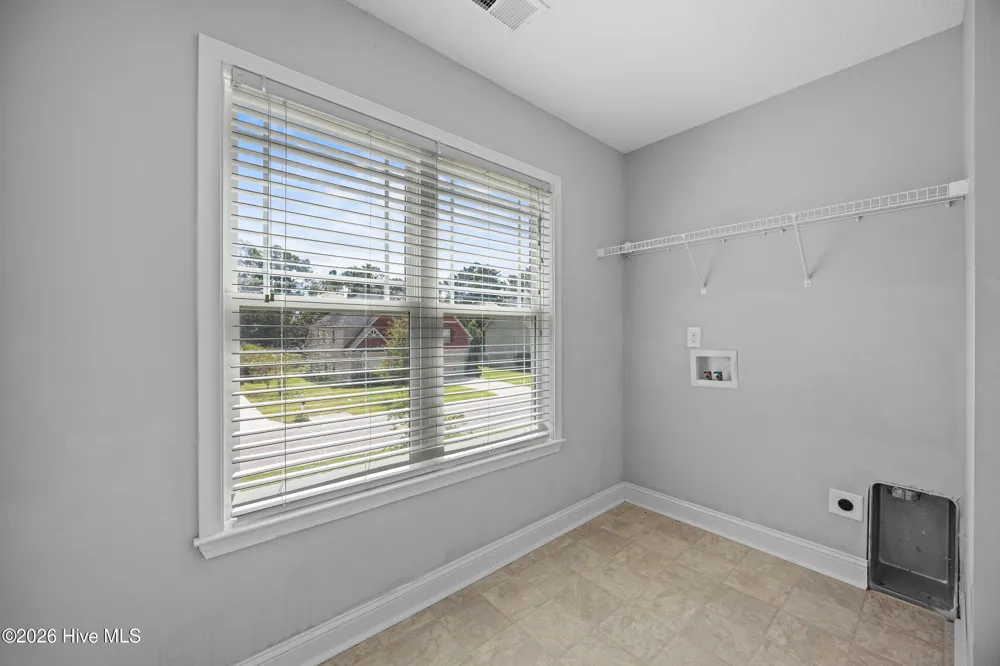 310 Bear Run Jacksonville, NC 28540