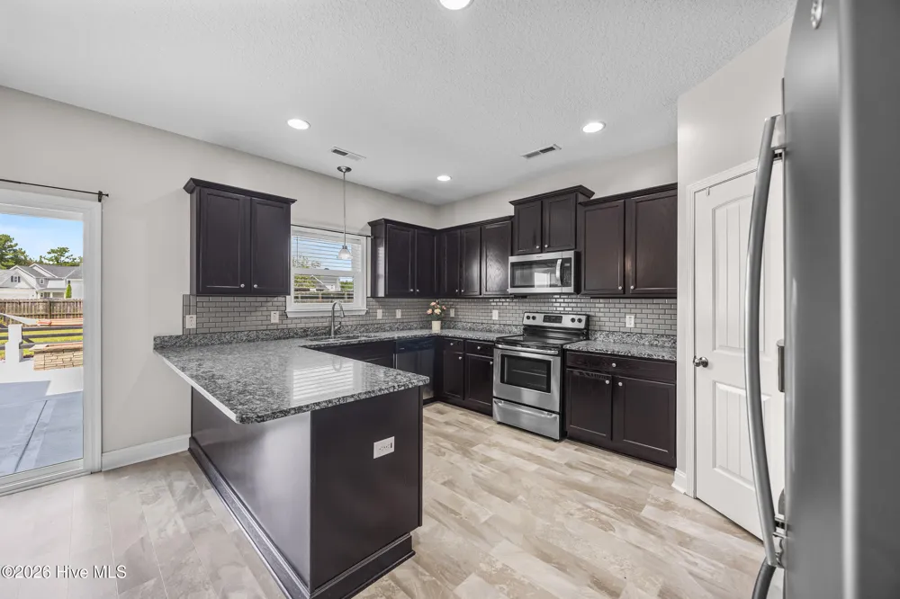 310 Bear Run Jacksonville, NC 28540