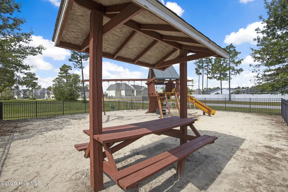 310 Bear Run Jacksonville, NC 28540