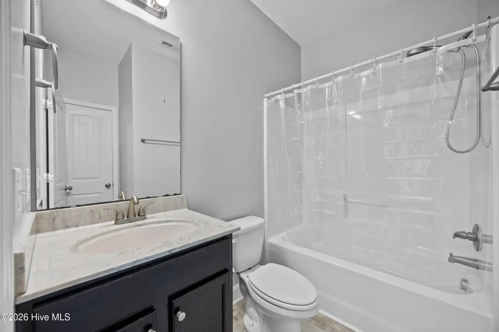 310 Bear Run Jacksonville, NC 28540