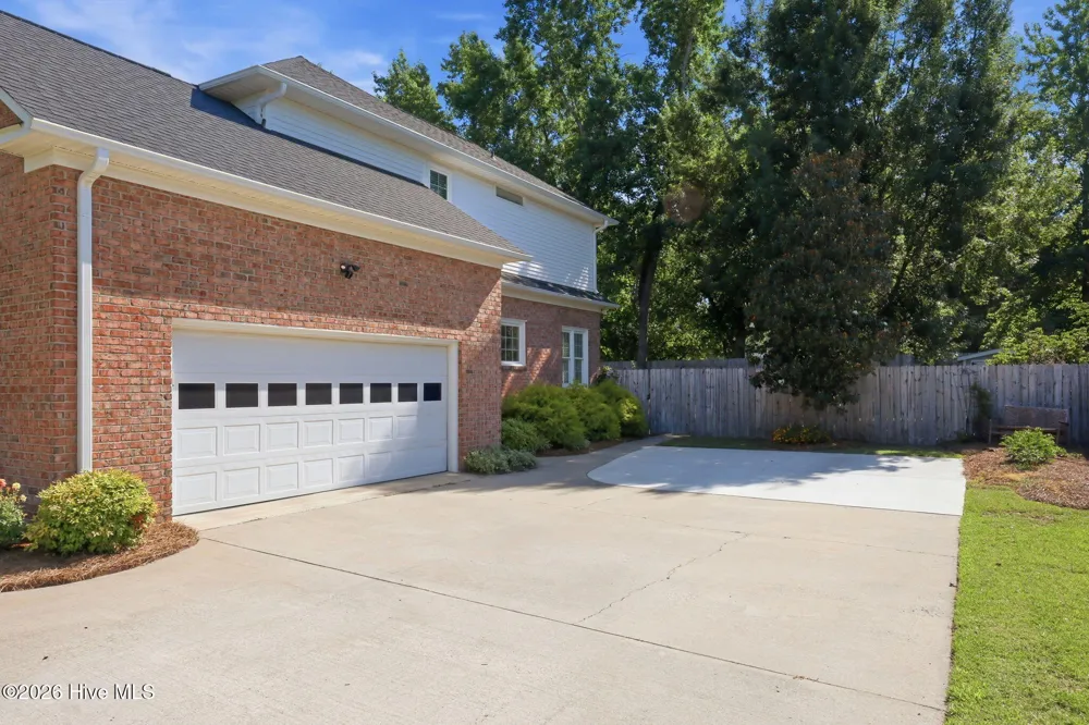 321 Mary Beth Drive Greenville, NC 27858