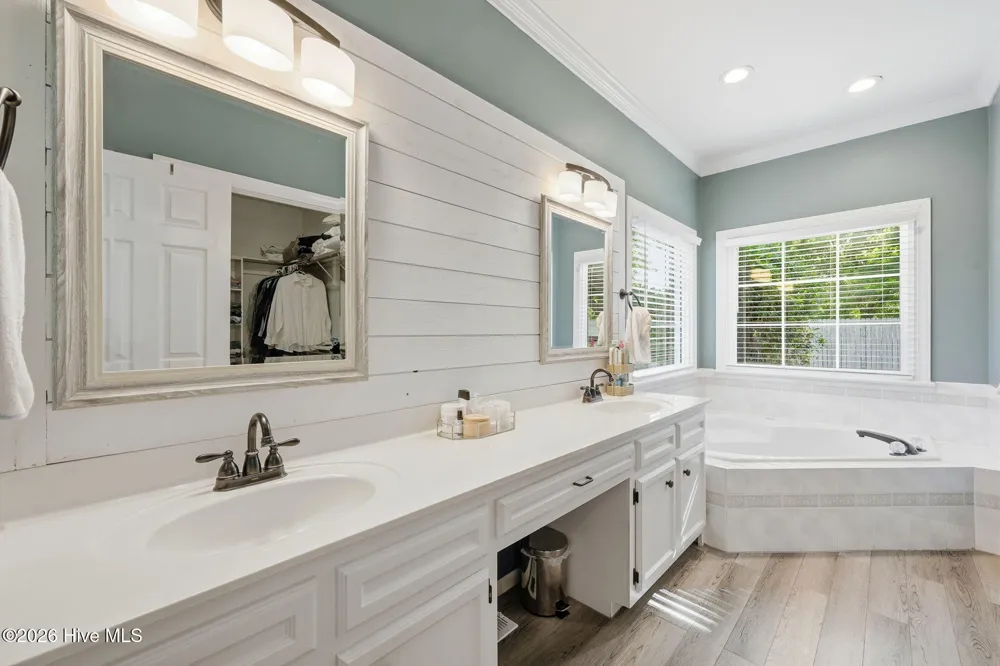 321 Mary Beth Drive Greenville, NC 27858