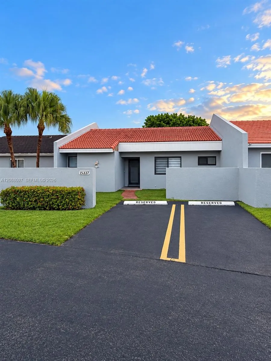 15337 SW 80th Ln Miami, FL 33193