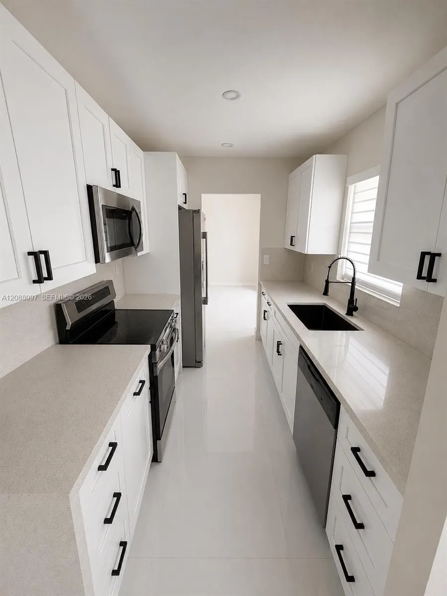 15337 SW 80th Ln Miami, FL 33193
