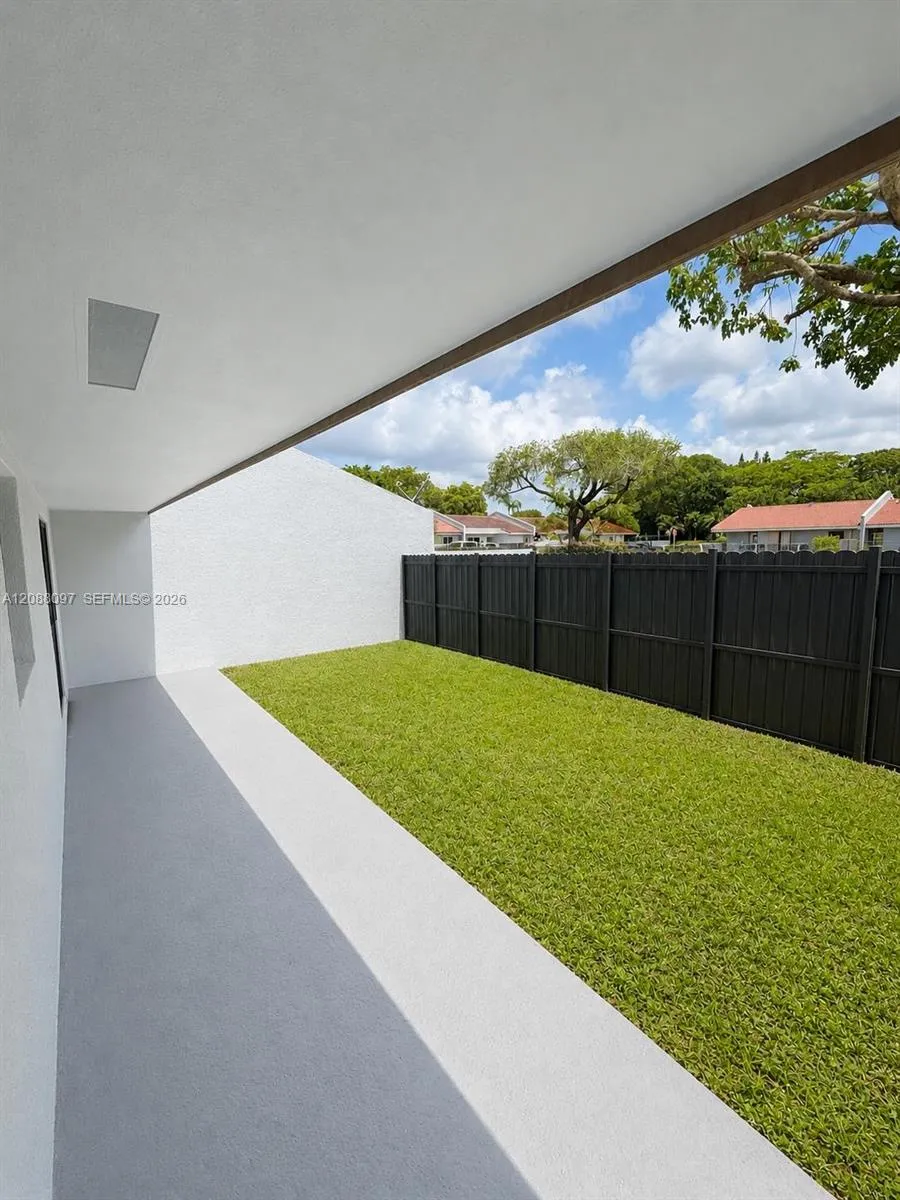 15337 SW 80th Ln Miami, FL 33193