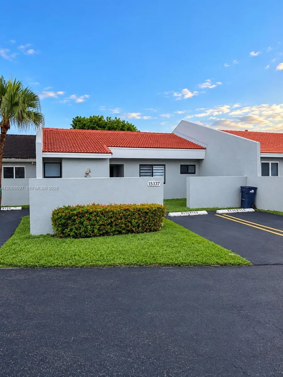 15337 SW 80th Ln Miami, FL 33193