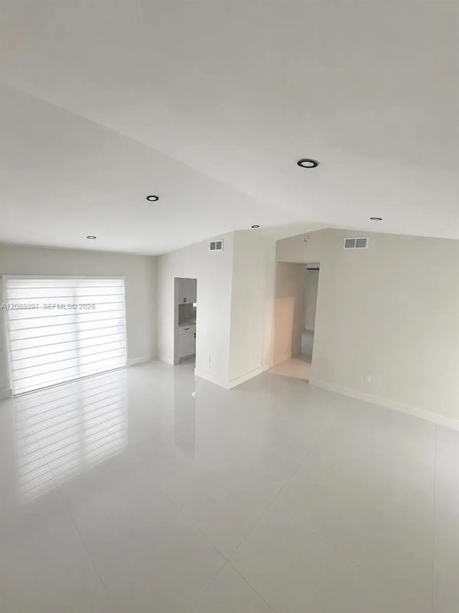 15337 SW 80th Ln Miami, FL 33193