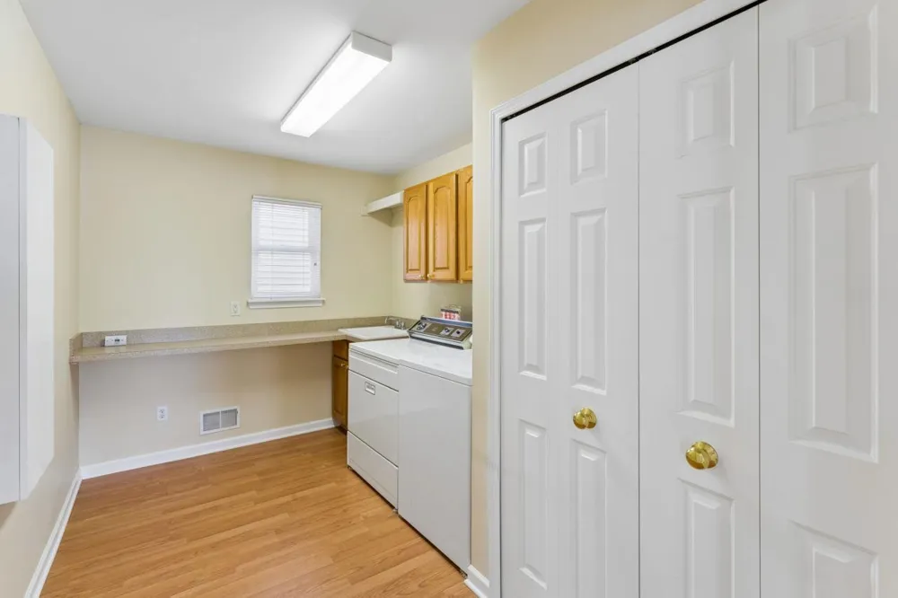 6212 Bainbridge Drive Swartz Creek City, MI 48473