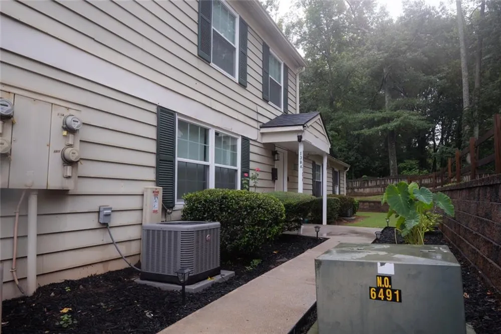 1384 Old Coach Road SW Marietta, GA 30008