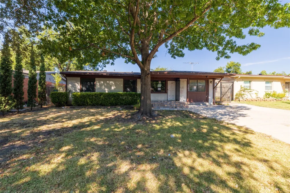3264 Hillglenn Road Dallas, TX 75228