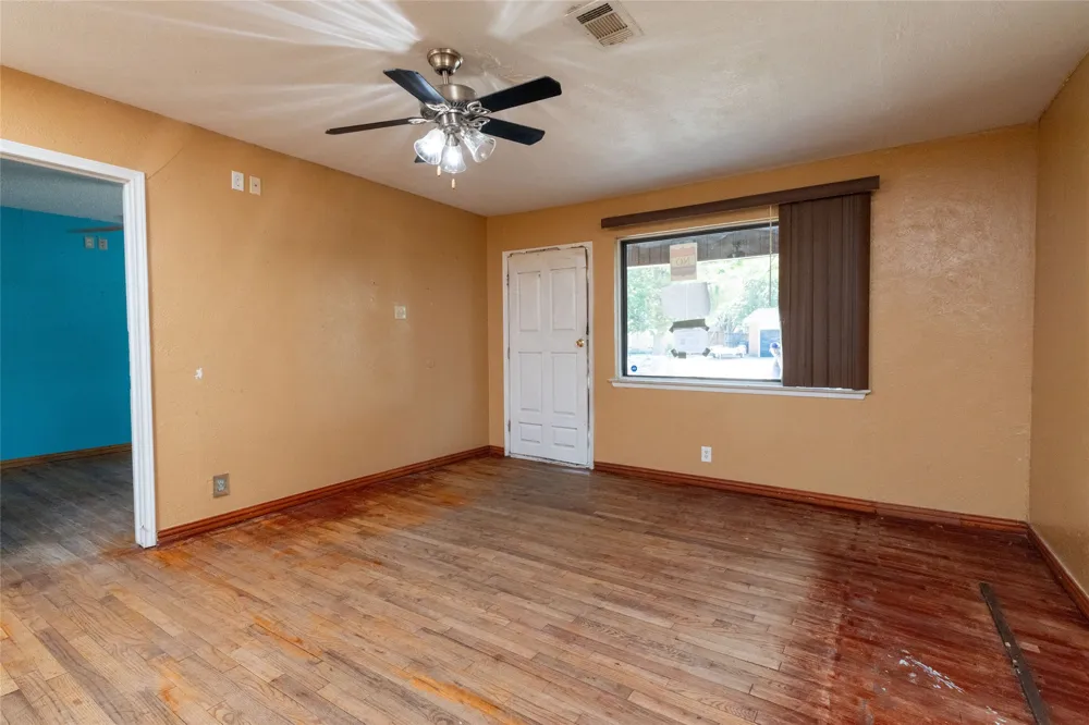 3264 Hillglenn Road Dallas, TX 75228
