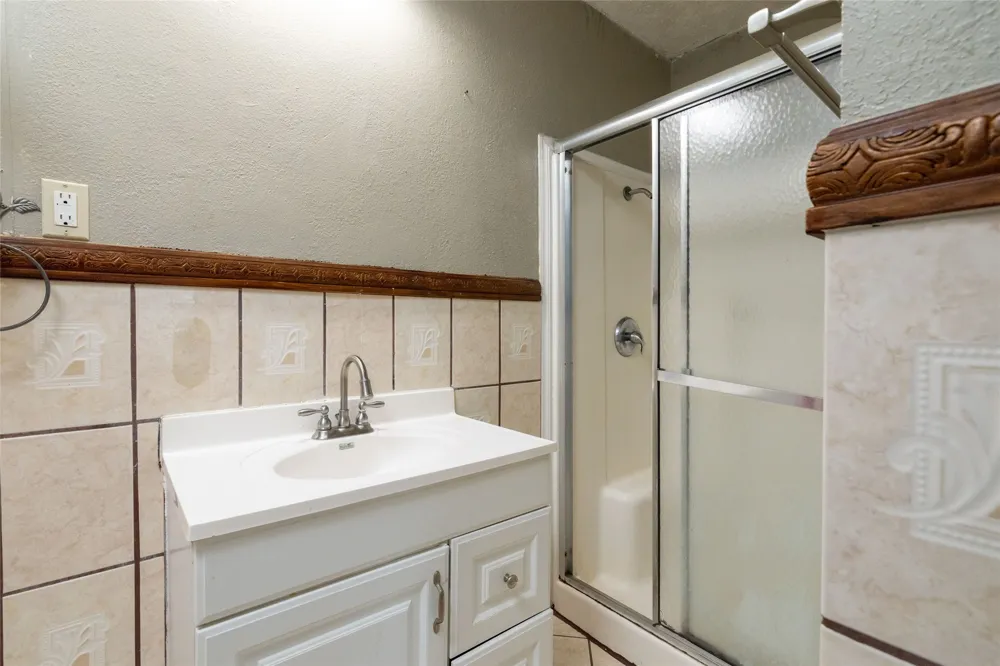 3264 Hillglenn Road Dallas, TX 75228