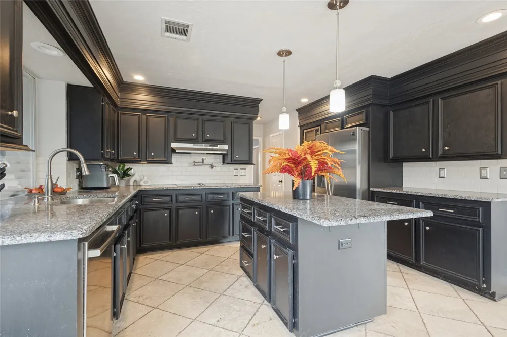2250 Strathmore Drive Highland Village, TX 75077