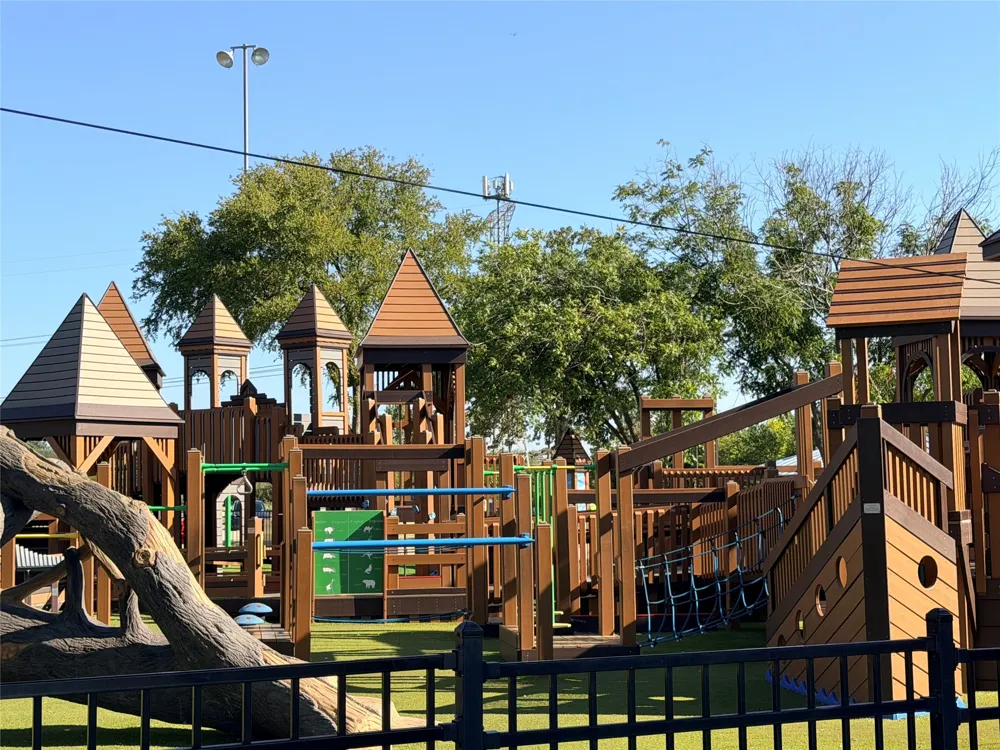2250 Strathmore Drive Highland Village, TX 75077
