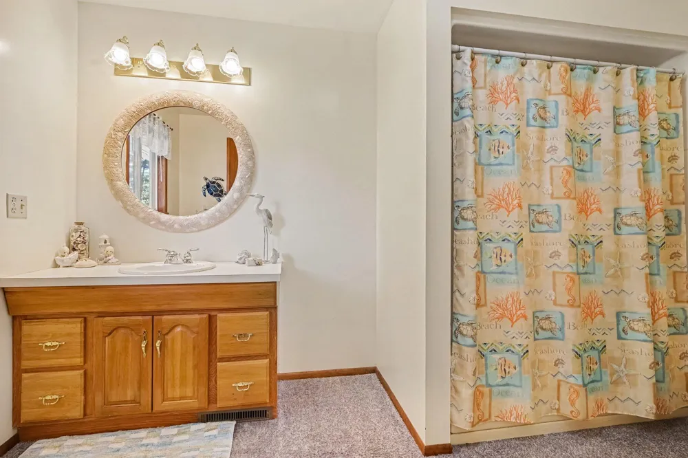 16261 Gierman Drive Spring Lake, MI 49456