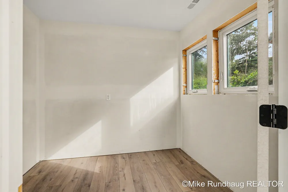 8851 Je-NE-Be Drive NE Rockford, MI 49341