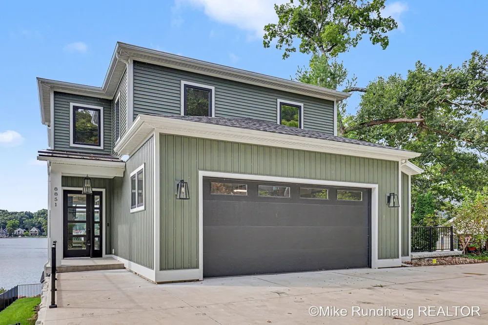8851 Je-NE-Be Drive NE Rockford, MI 49341
