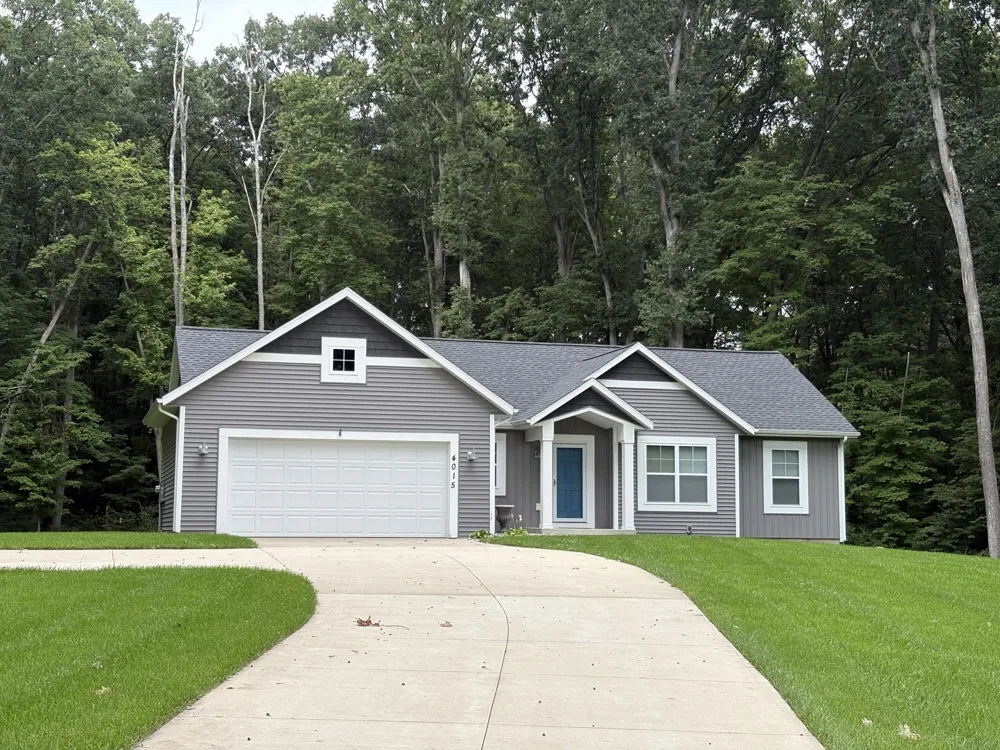 4015 Bullseye Lane Dorr, MI 49323