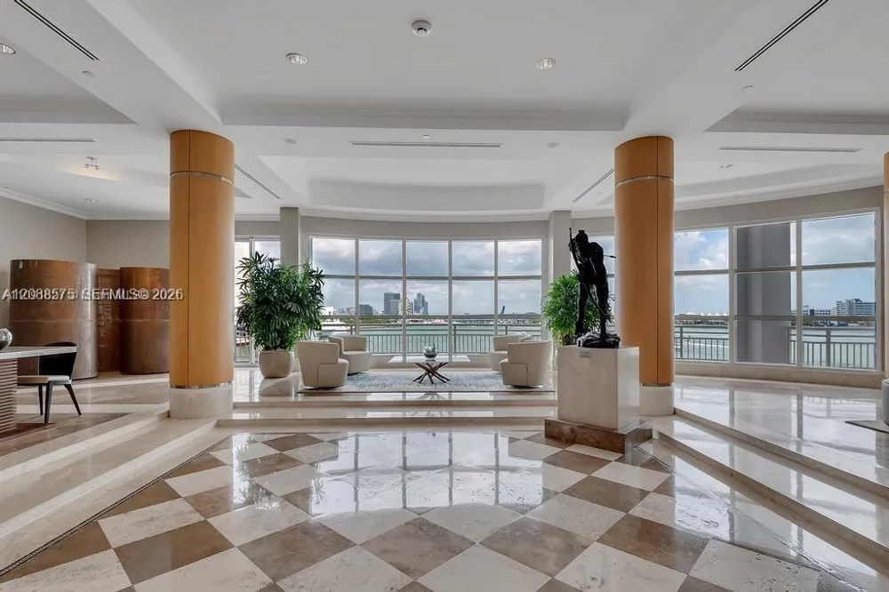 848 Brickell Key Dr #1104 Miami, FL 33131