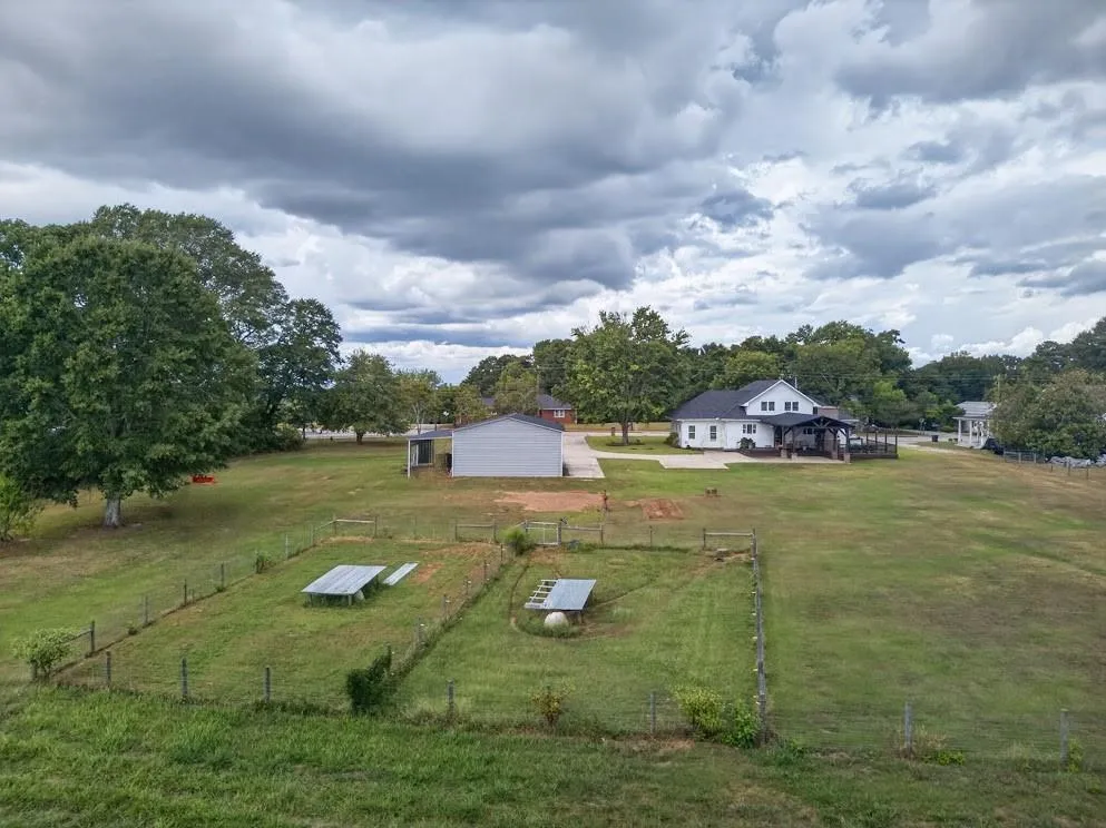 222 Old Highway 27 S Roopville, GA 30170