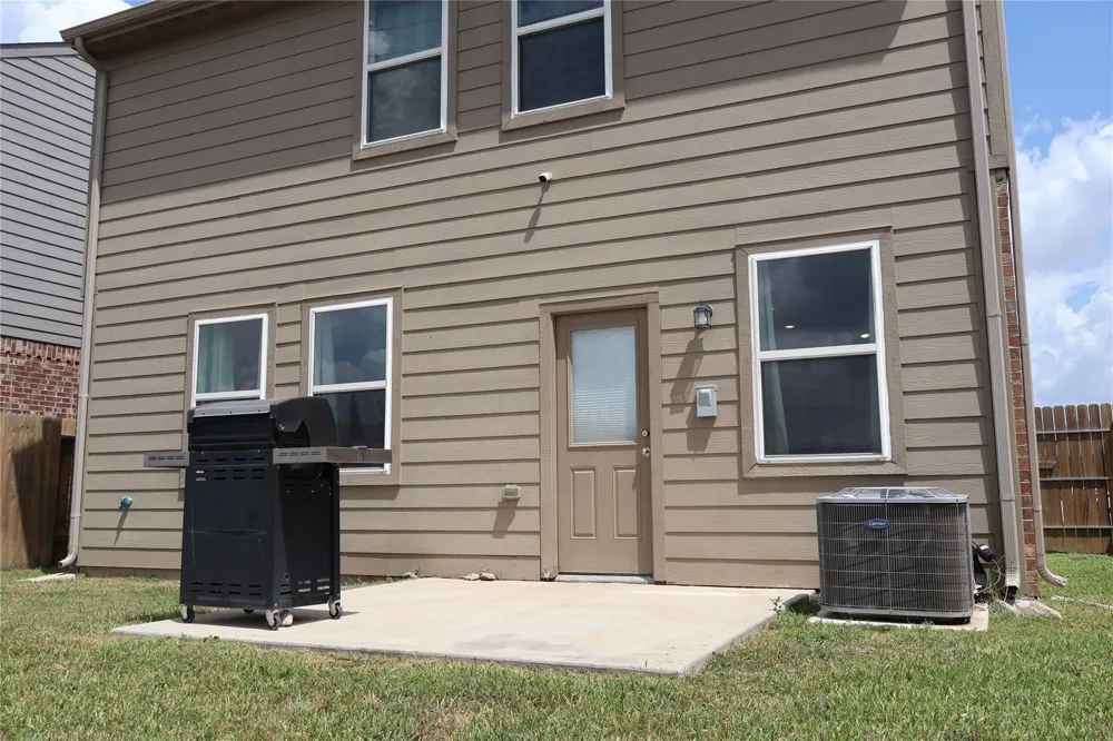 11670 El Rubi Drive Houston, TX 77048