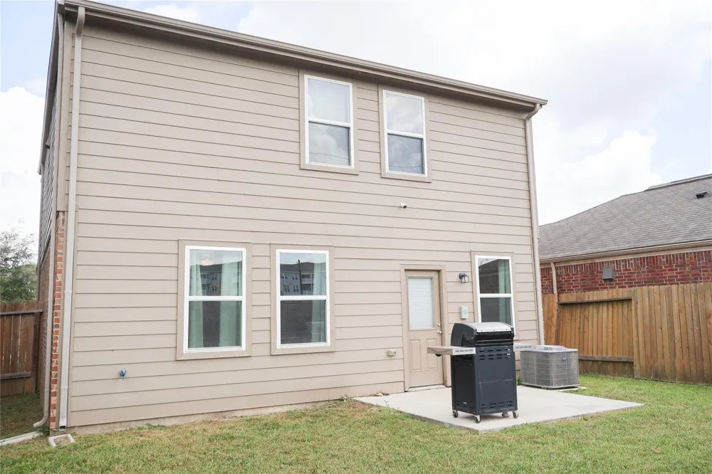 11670 El Rubi Drive Houston, TX 77048