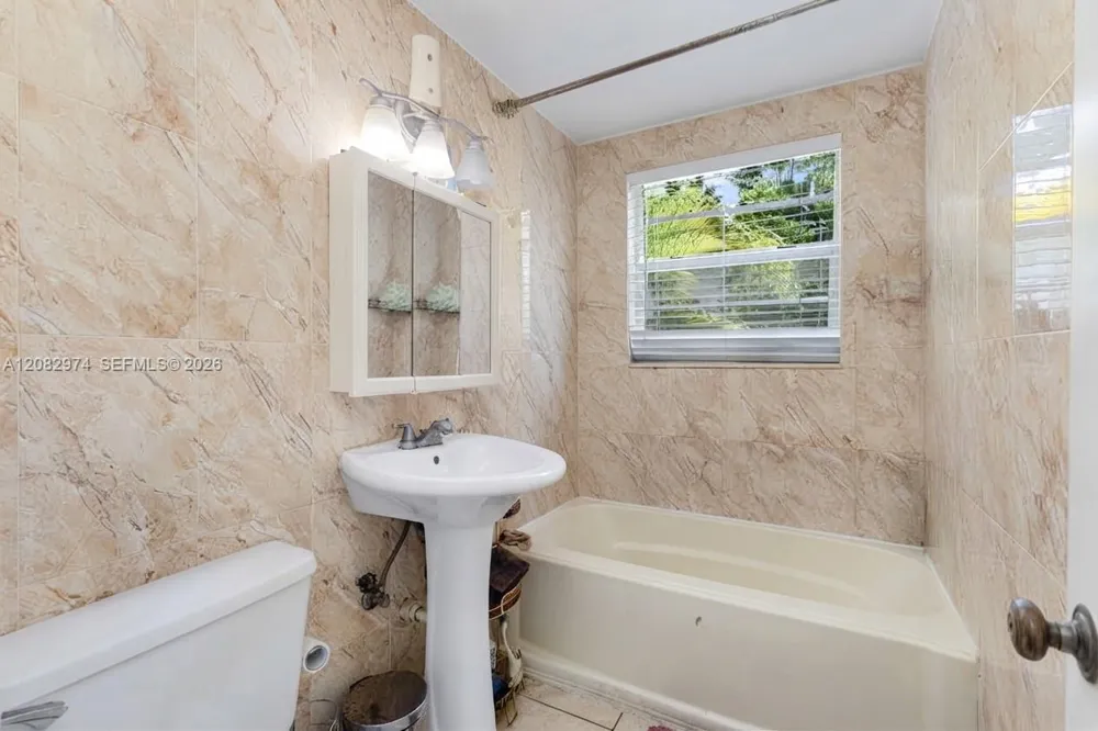 1610 Michigan Ave #5 Miami Beach, FL 33139