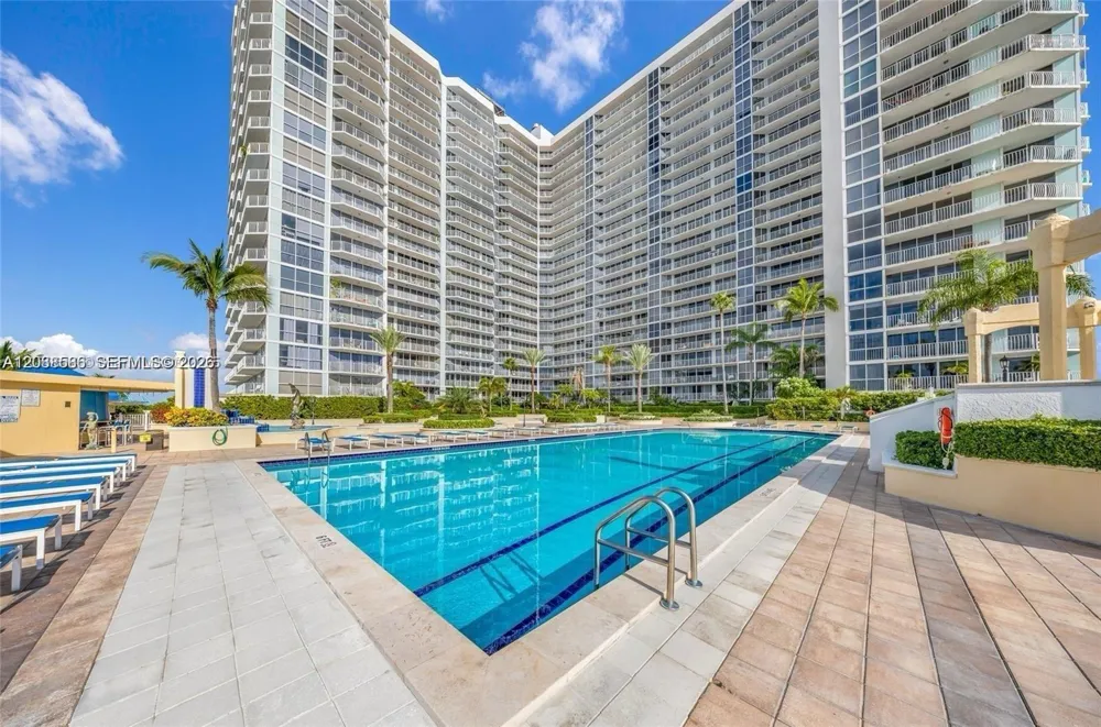 7601 E Treasure Dr #1722 North Bay Village, FL 33141