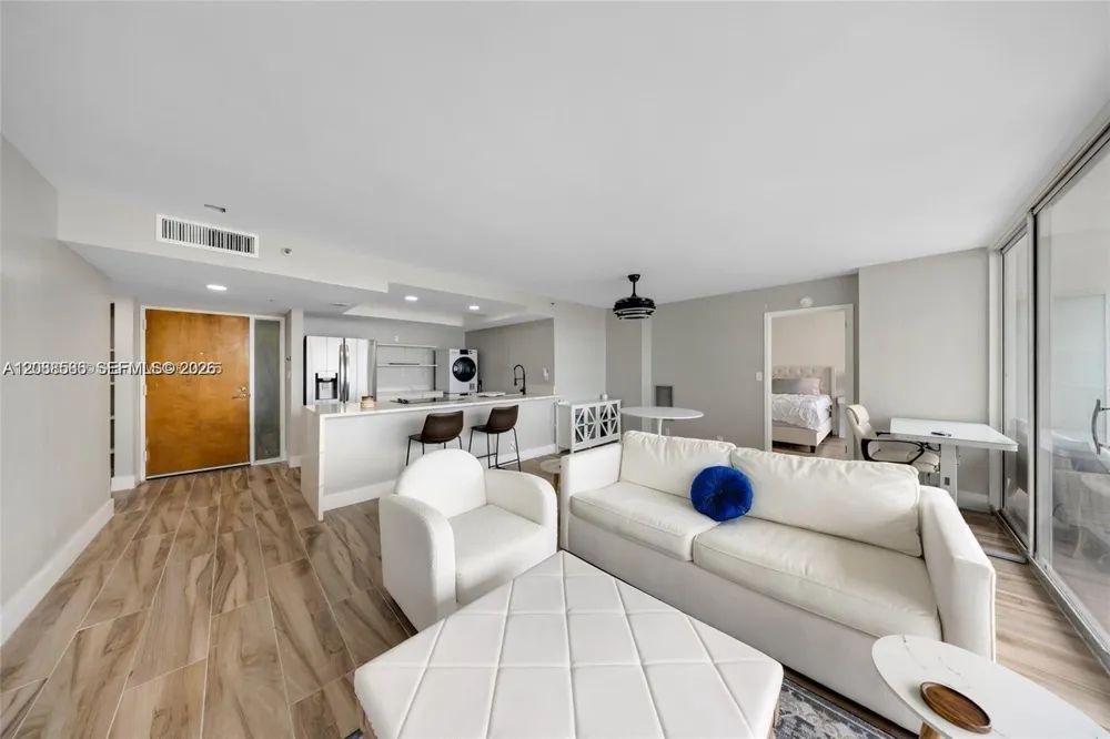 7601 E Treasure Dr #1722 North Bay Village, FL 33141