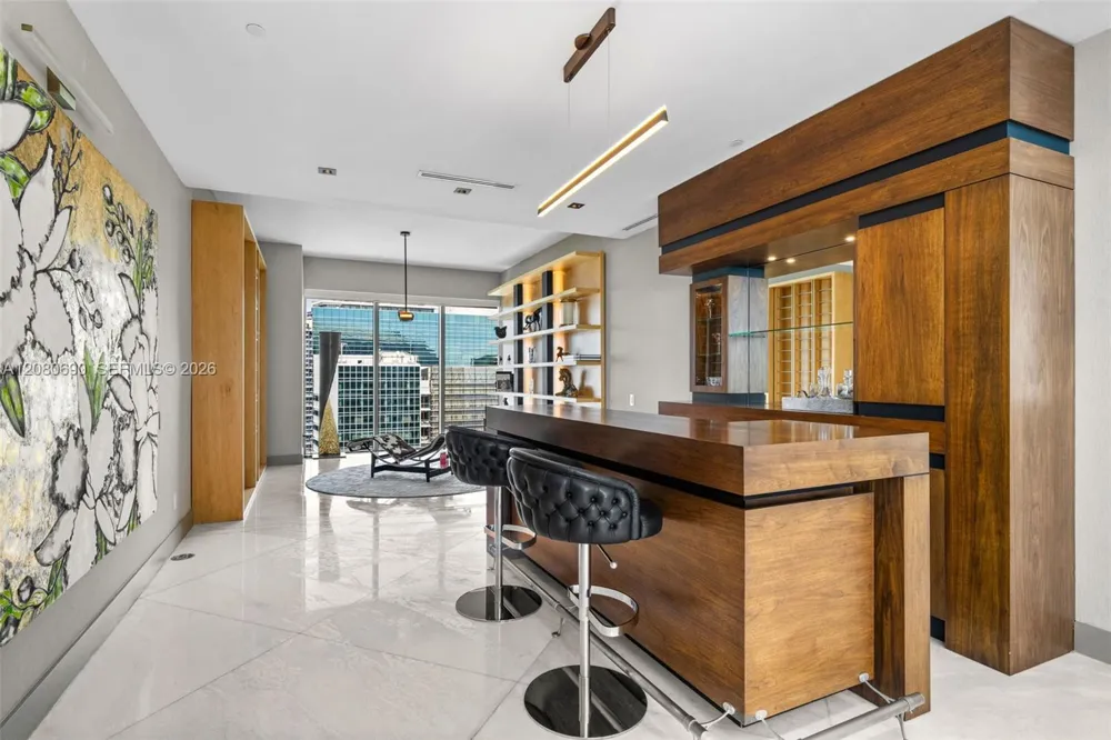 1300 Brickell Bay Dr #PH4400 Miami, FL 33131