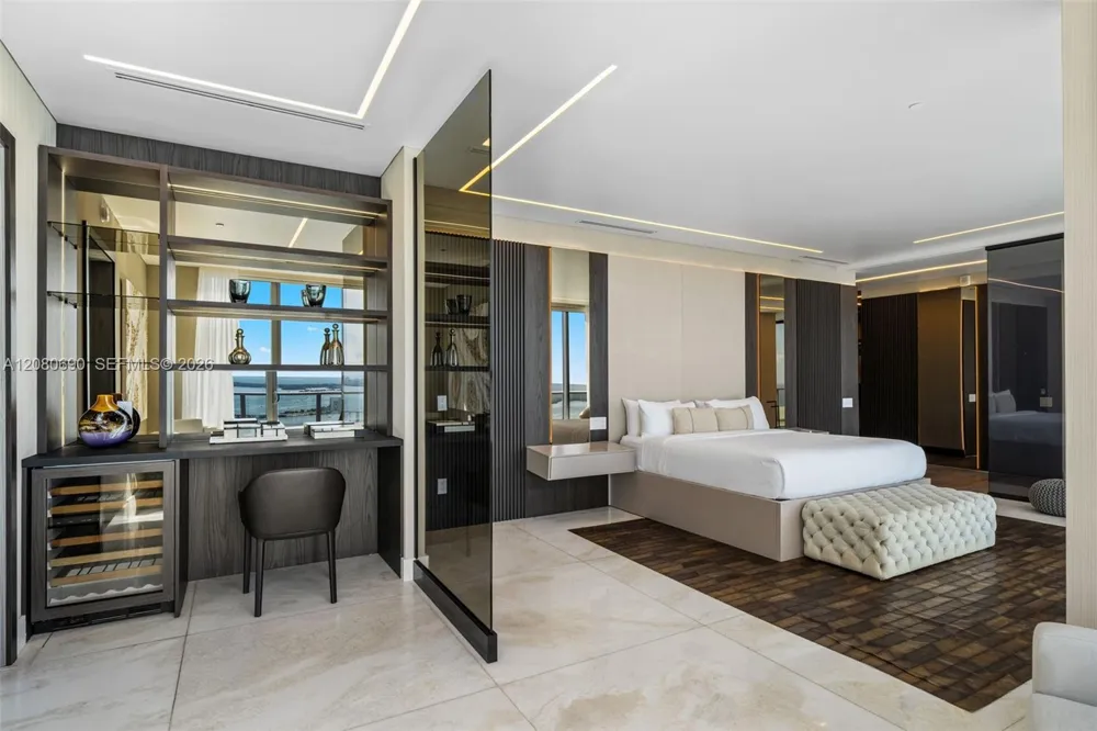 1300 Brickell Bay Dr #PH4400 Miami, FL 33131