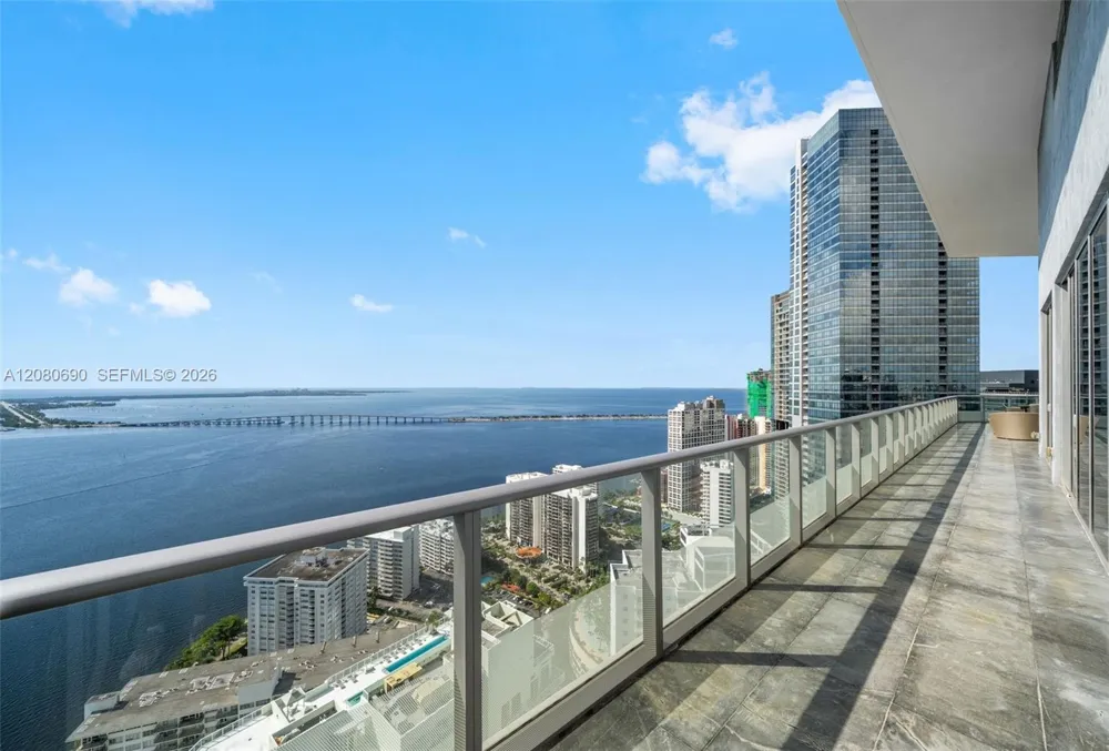 1300 Brickell Bay Dr #PH4400 Miami, FL 33131