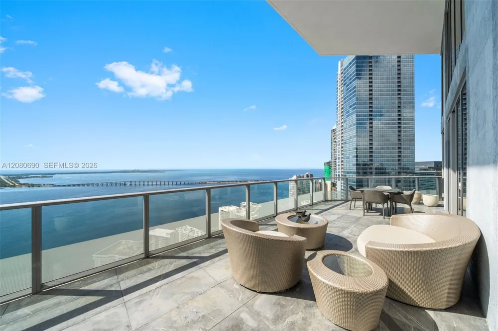 1300 Brickell Bay Dr #PH4400 Miami, FL 33131