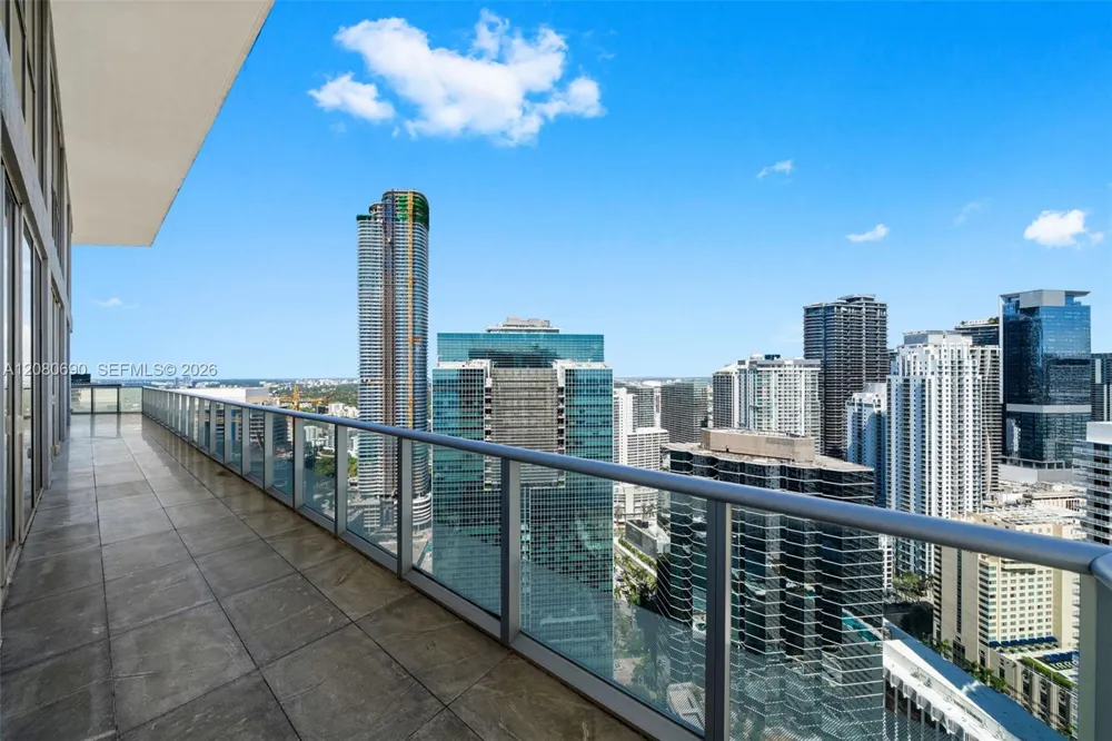 1300 Brickell Bay Dr #PH4400 Miami, FL 33131
