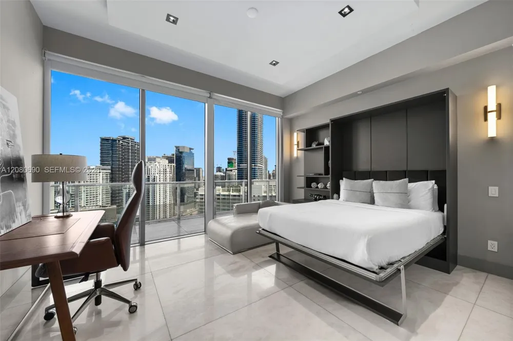 1300 Brickell Bay Dr #PH4400 Miami, FL 33131