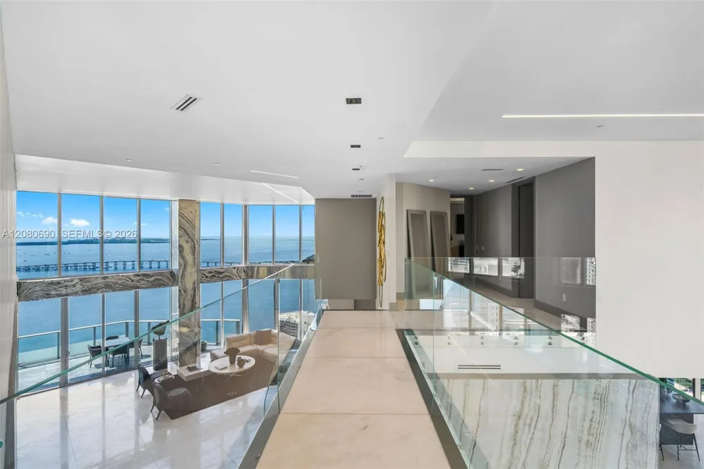 1300 Brickell Bay Dr #PH4400 Miami, FL 33131