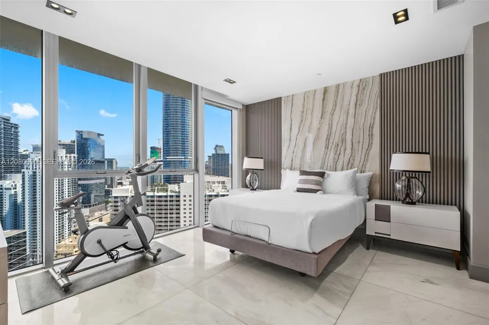 1300 Brickell Bay Dr #PH4400 Miami, FL 33131