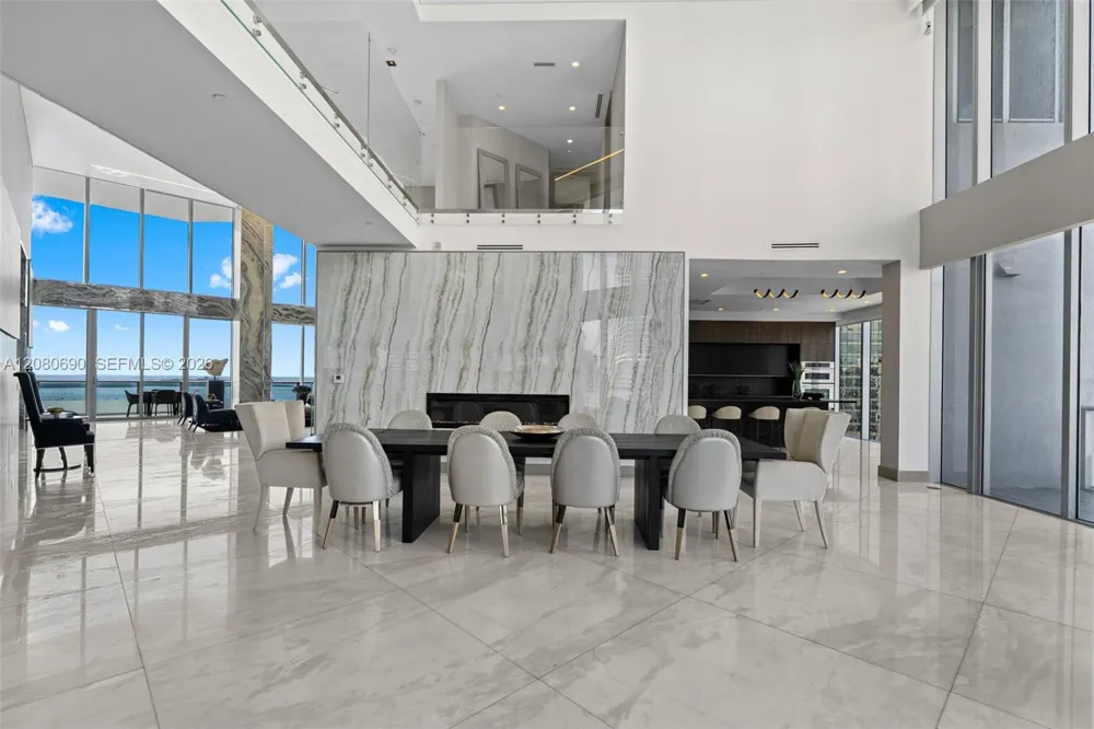 1300 Brickell Bay Dr #PH4400 Miami, FL 33131