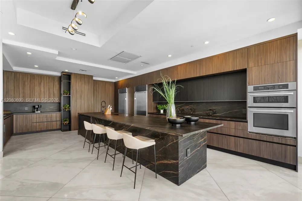 1300 Brickell Bay Dr #PH4400 Miami, FL 33131